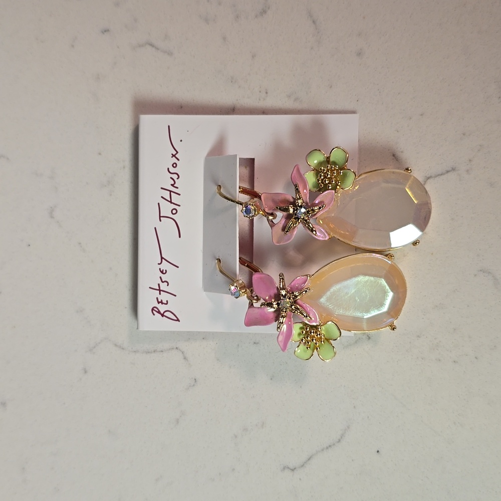 NWT betsey johnson flower and gem drop earrings